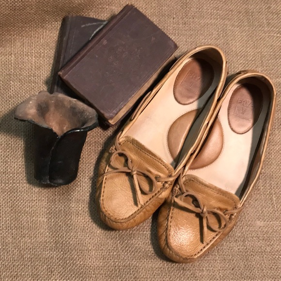 frye reagan driver moccasin